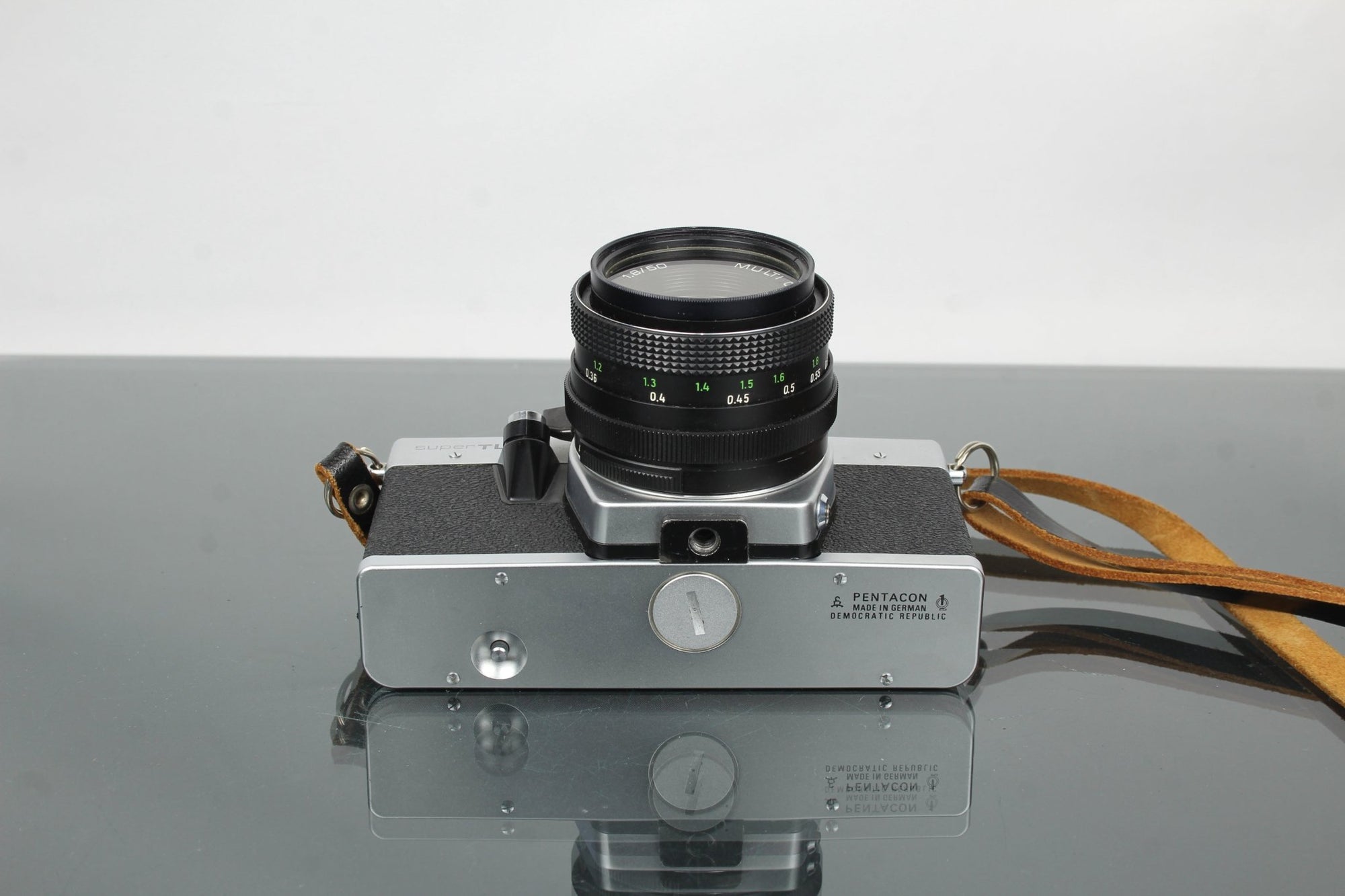 Praktica Super TL3 + 50mm 1.8 Pentacon lens (M42 mount) - Dutch|Thrift