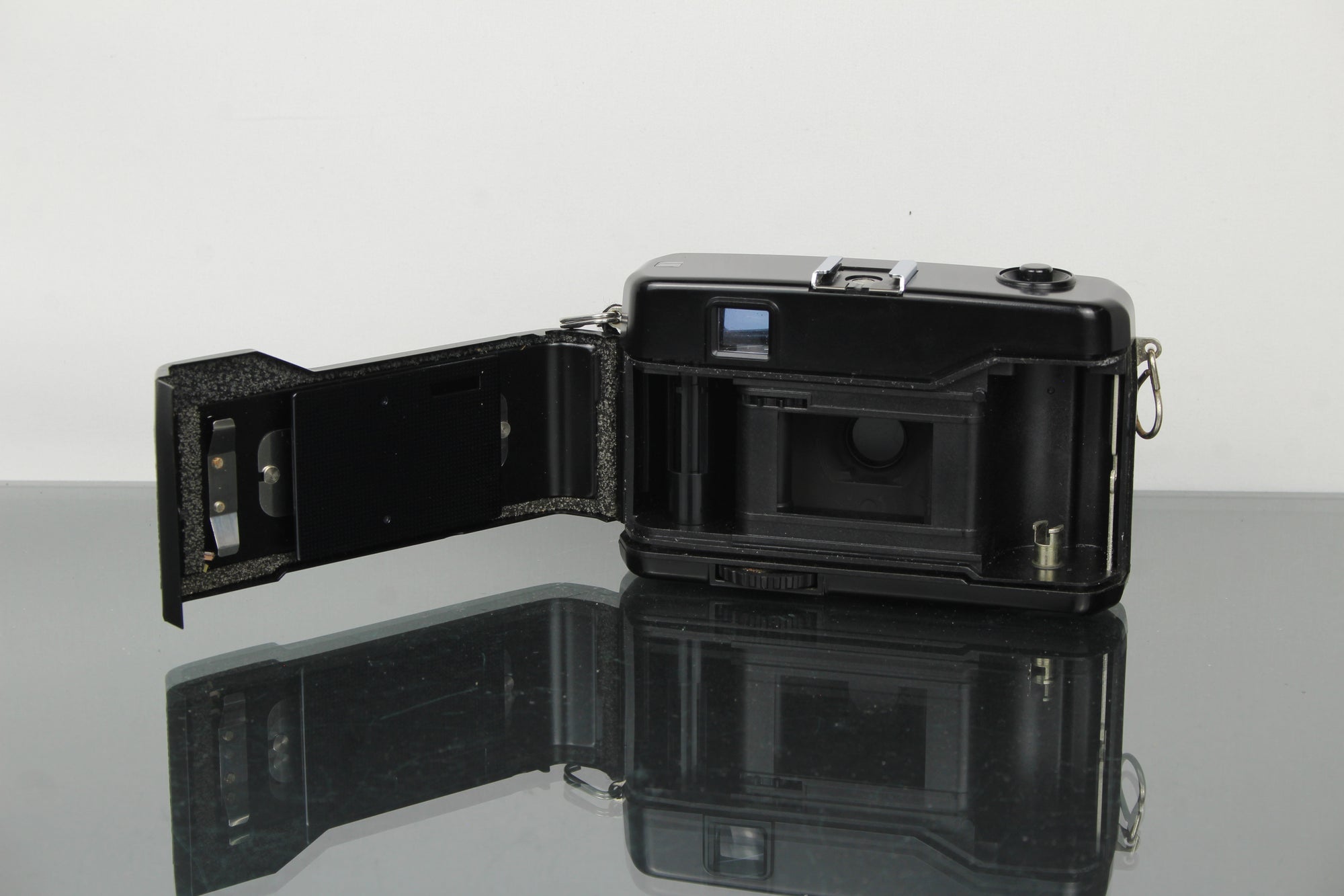 Yashica ME 1