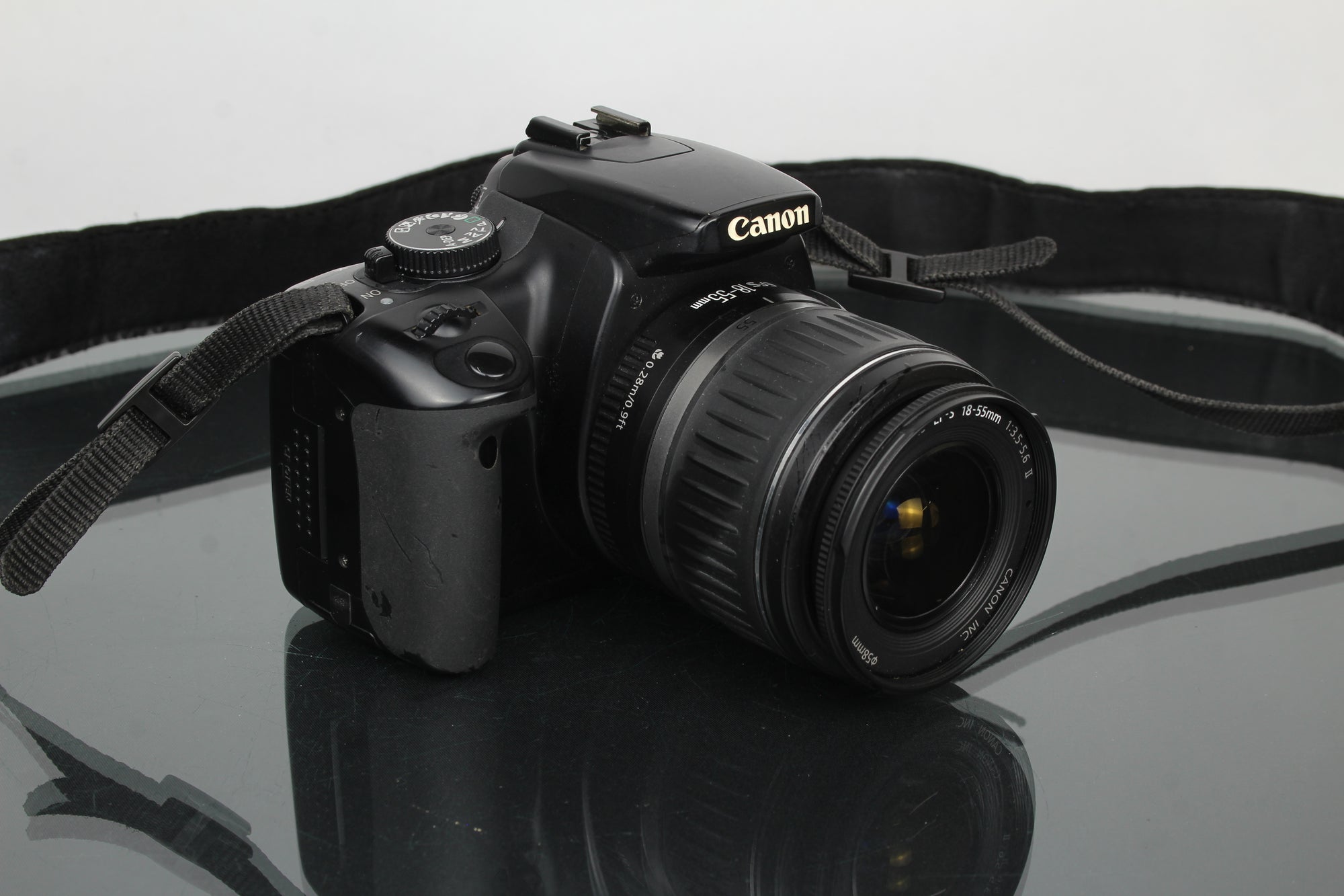 Canon EOS Rebel XTI + 18-55mm 1:3.5-5.6 Canon EF-S lens