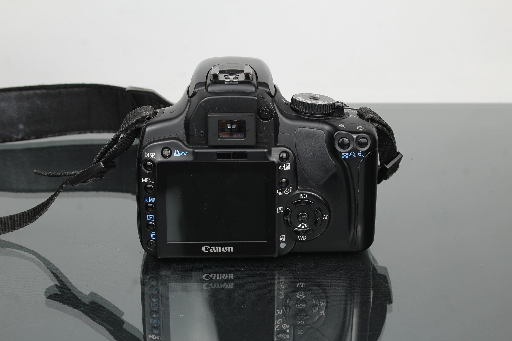Canon EOS Rebel XTI + 18-55mm 1:3.5-5.6 Canon EF-S lens
