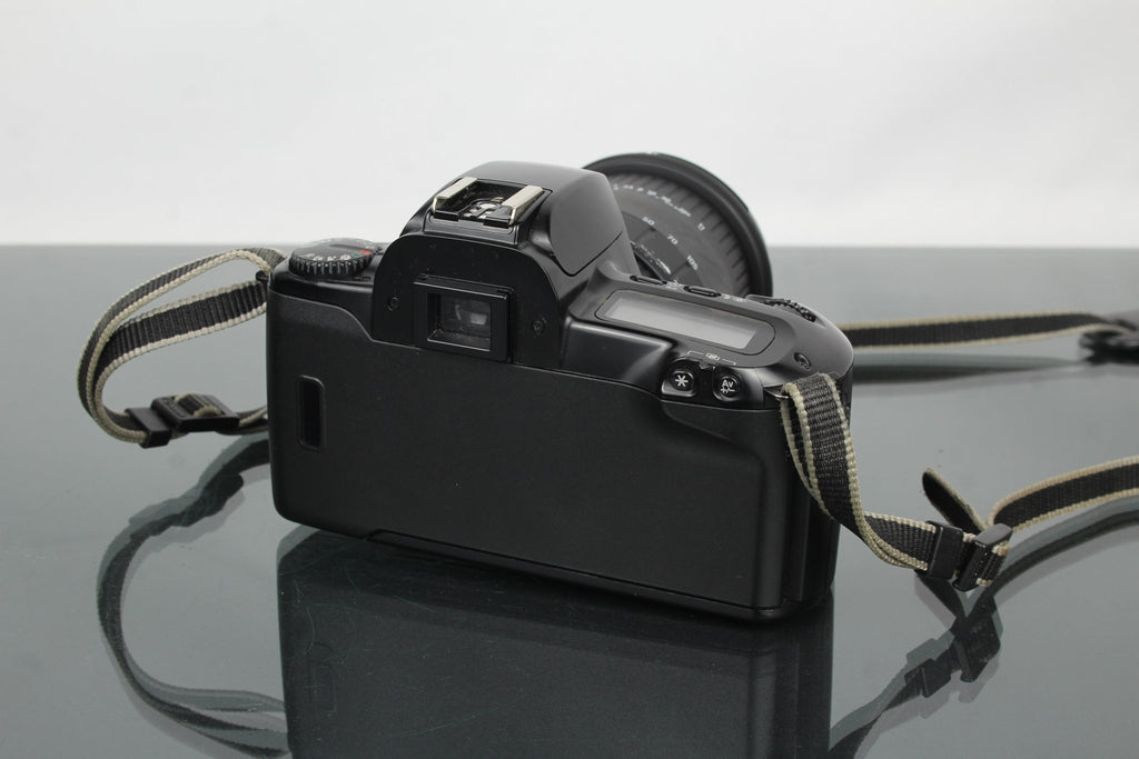 Canon EOS RebelX S + 28 - 105mm 1:2.8 - 4 Canon EF lens - Dutch|Thrift