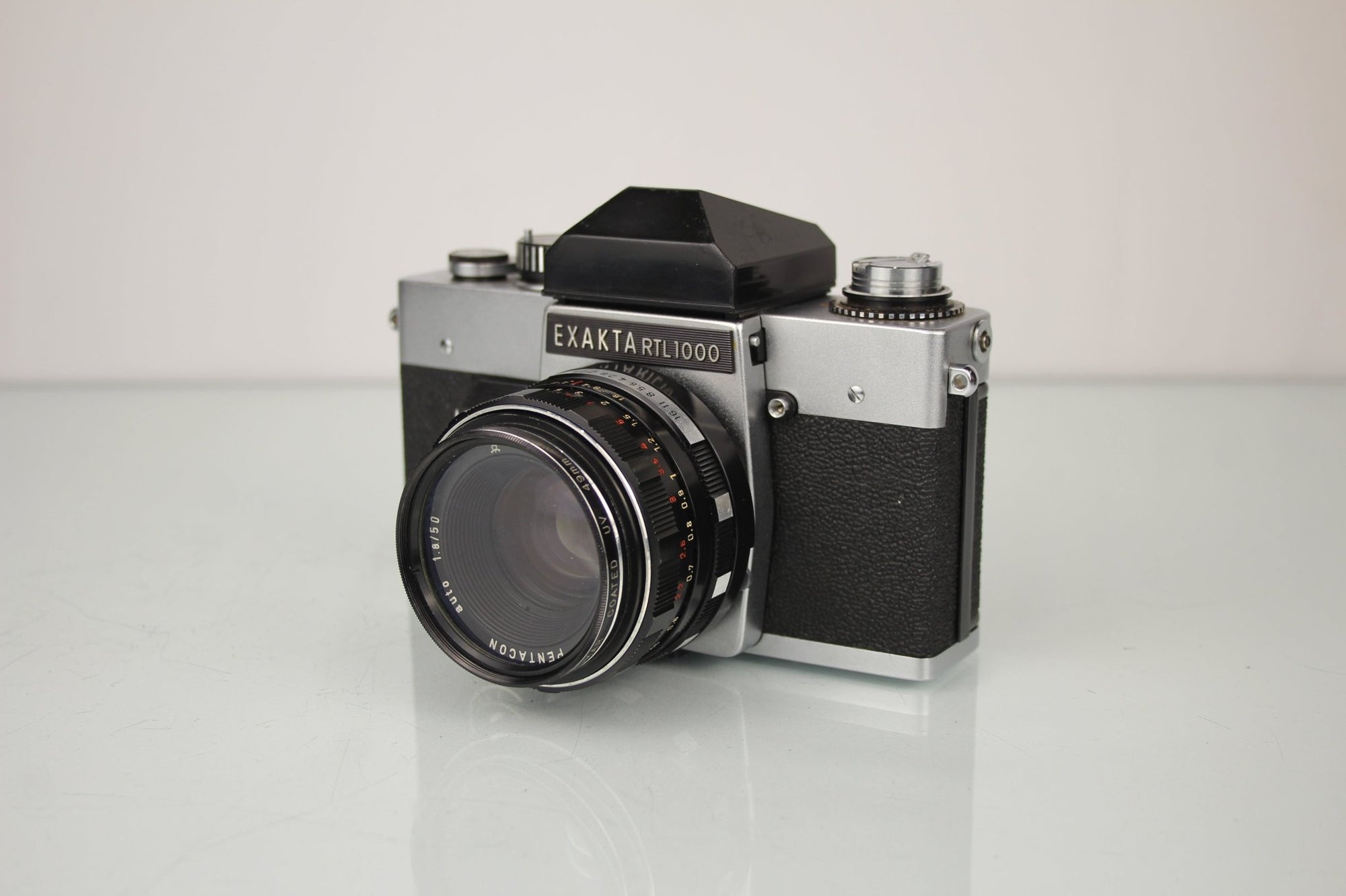 Exakta RTL 1000 + Pentacon Auto 1.8/50 - Dutch|Thrift