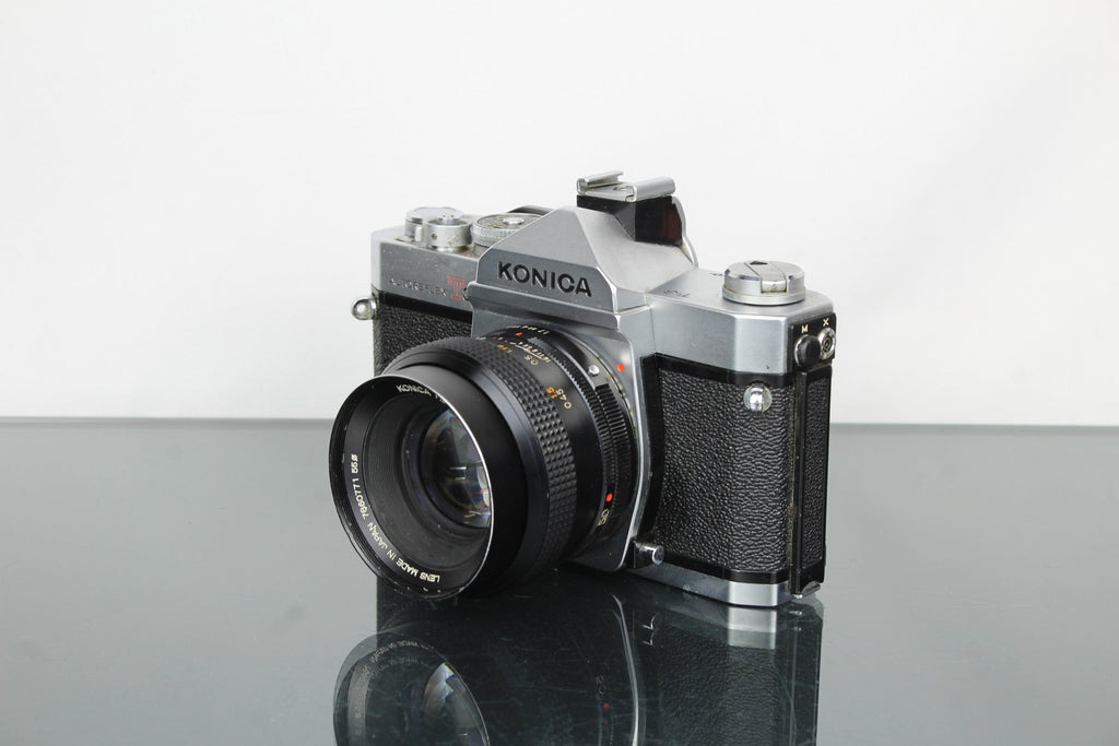 Konica Autoreflex T3 + Konica Hexanon AR 50mm f=1.7 - Dutch|Thrift