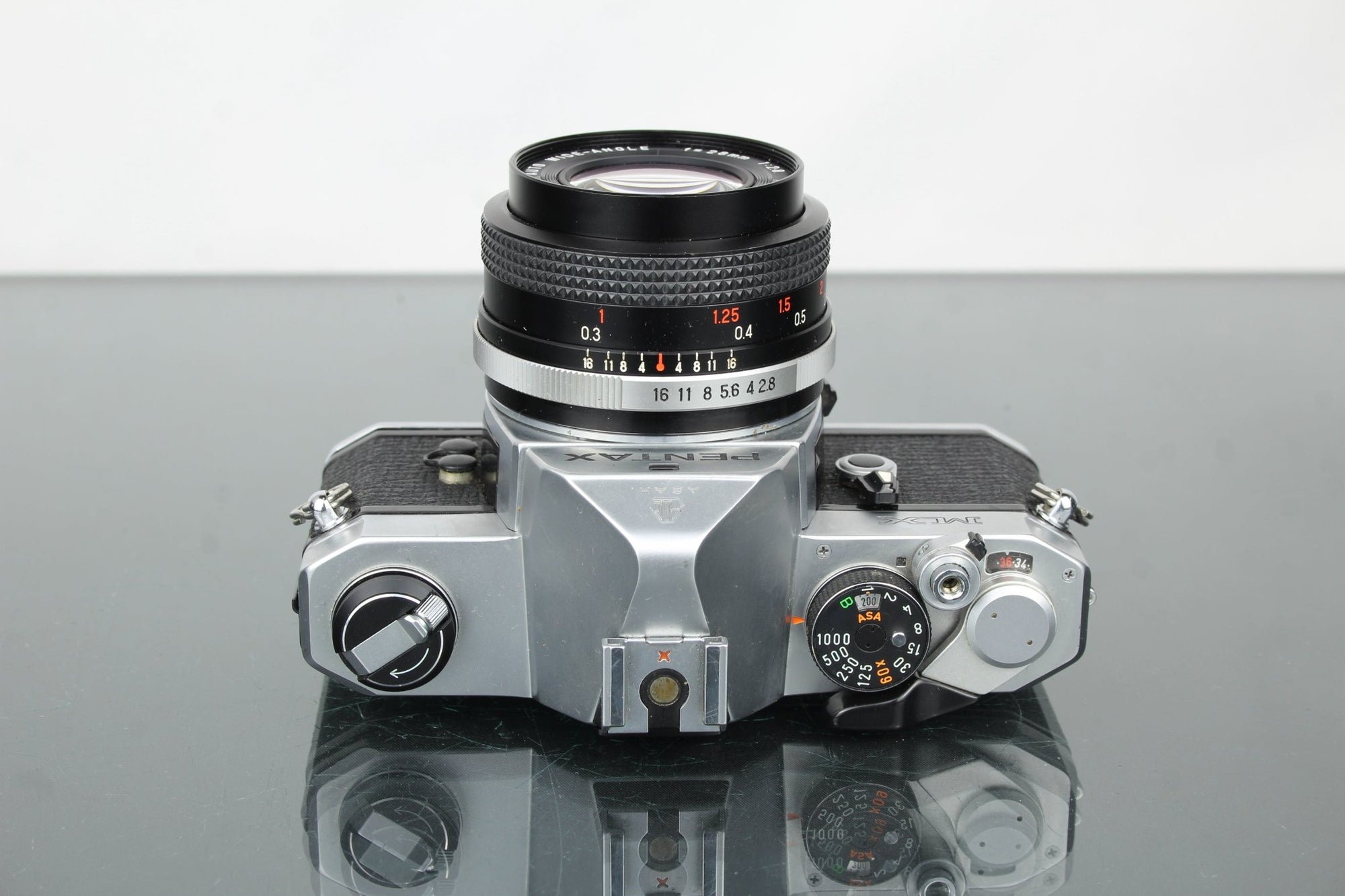 Pentax MX + Panagor 28mm 1:2.8 lens - Dutch|Thrift