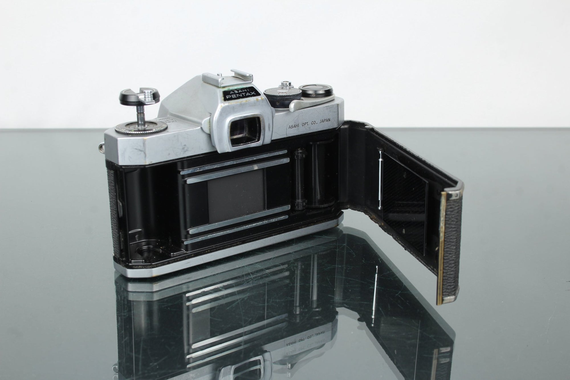 Pentax SP1000 + Asahi SMC Takumar 1:2/55 Lens - Dutch|Thrift