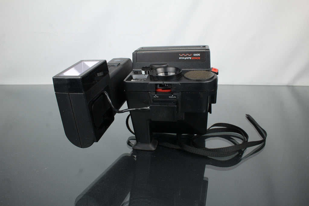 Polaroid Land Camera - Dutch|Thrift