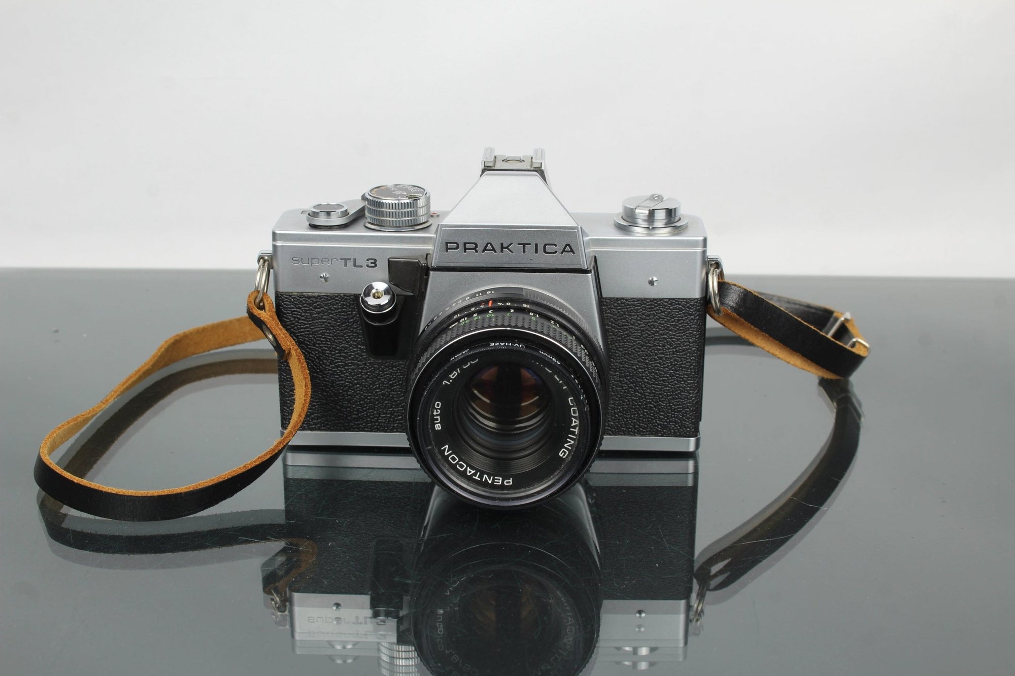 Praktica Super TL3 + 50mm 1.8 Pentacon lens (M42 mount) - Dutch|Thrift