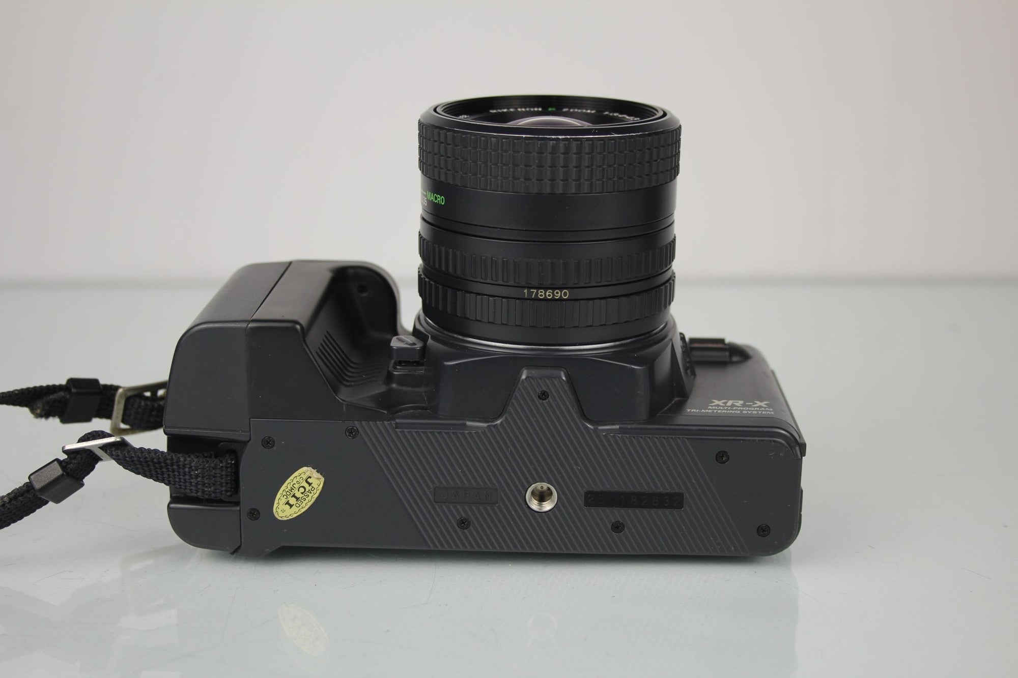 Ricoh XR - X + 35 - 70mm 1:3.4 - 4.5 lens - Dutch|Thrift