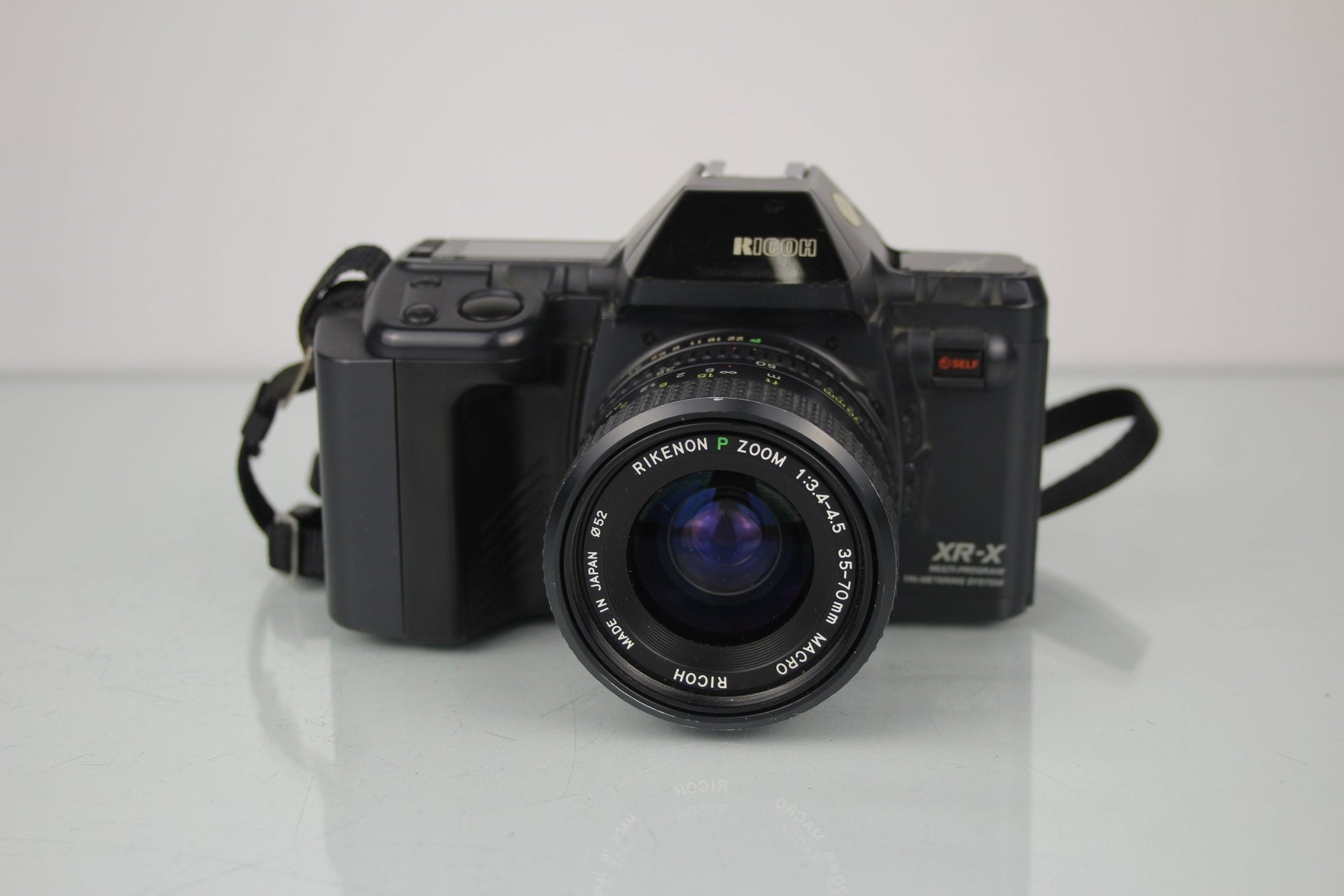 Ricoh XR - X + 35 - 70mm 1:3.4 - 4.5 lens - Dutch|Thrift