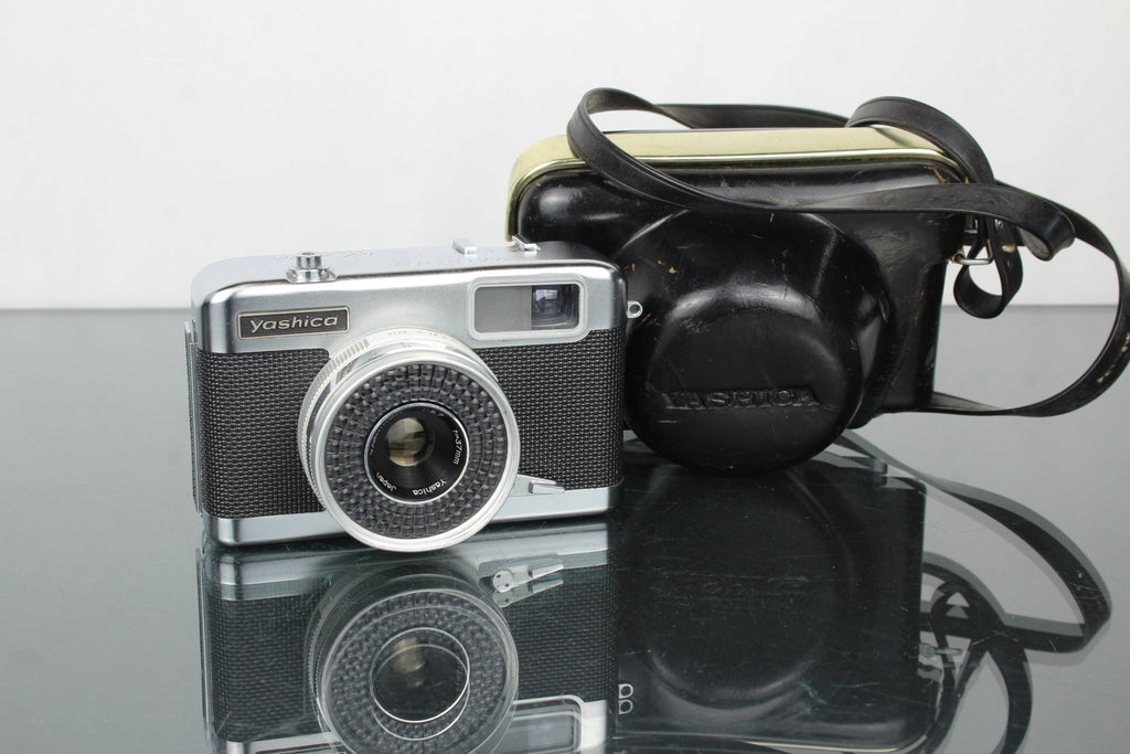 Yashica EZ - Matic - Dutch|Thrift